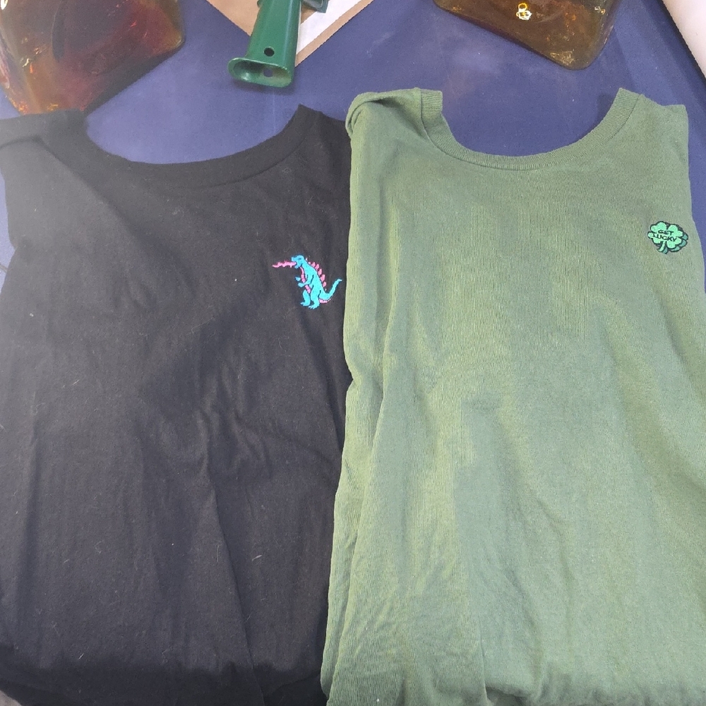 Mens Riot Society XXL short Sleeve Tshirts Qty 2